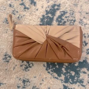 Jessica. Simpson clutch